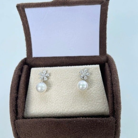 925S Flower Shape Stud Earrings With Round Natural Pearl And Zirconia - Picture 7 of 16